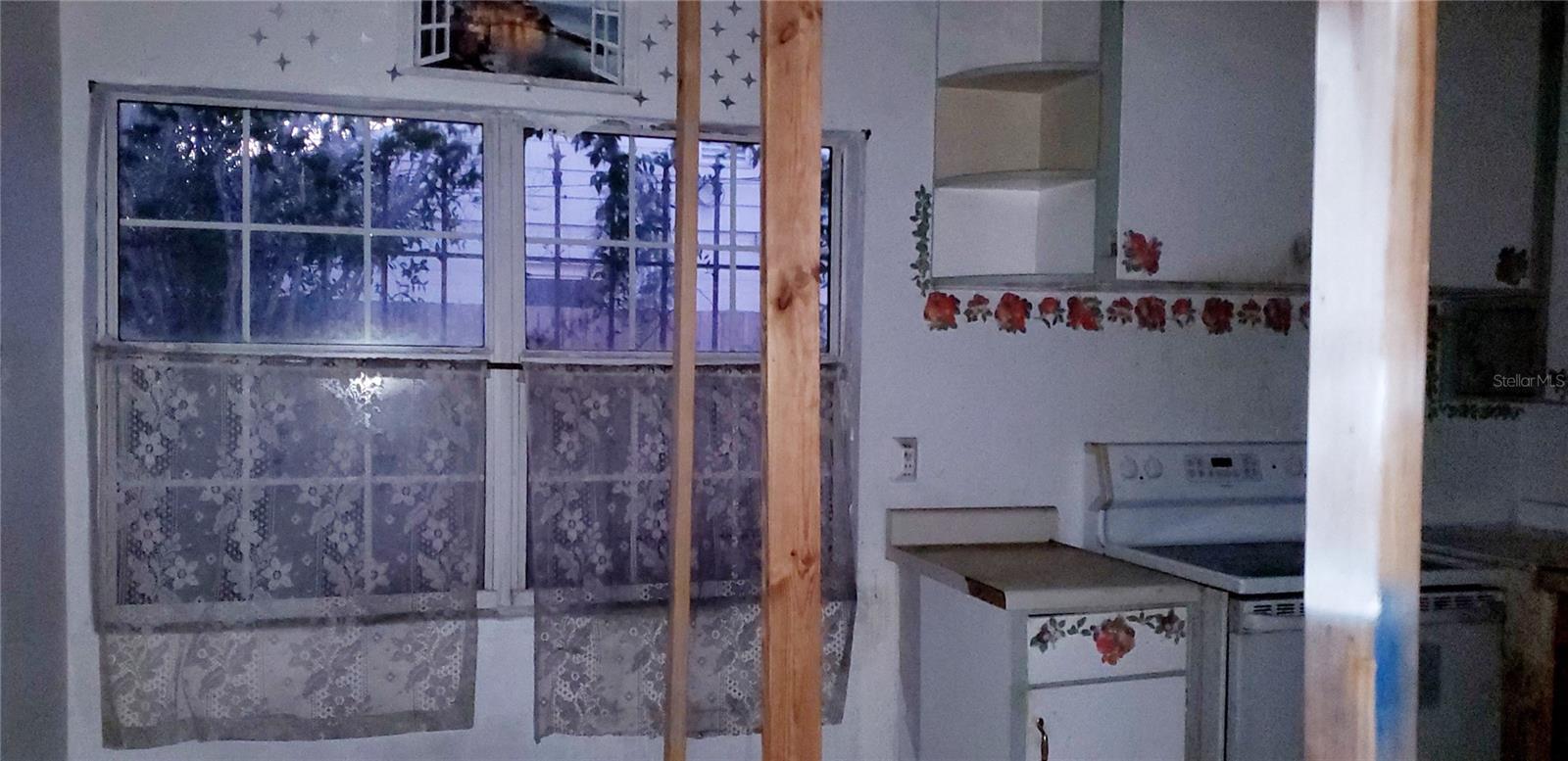 Image 15 of 45 For 2208 Valencia Road