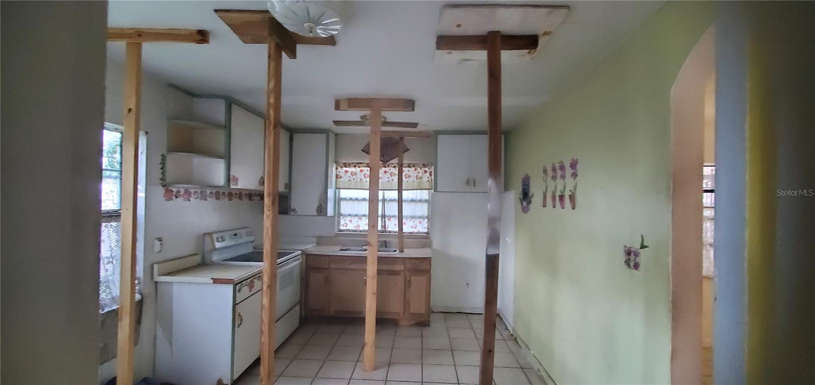 Image 19 of 45 For 2208 Valencia Road