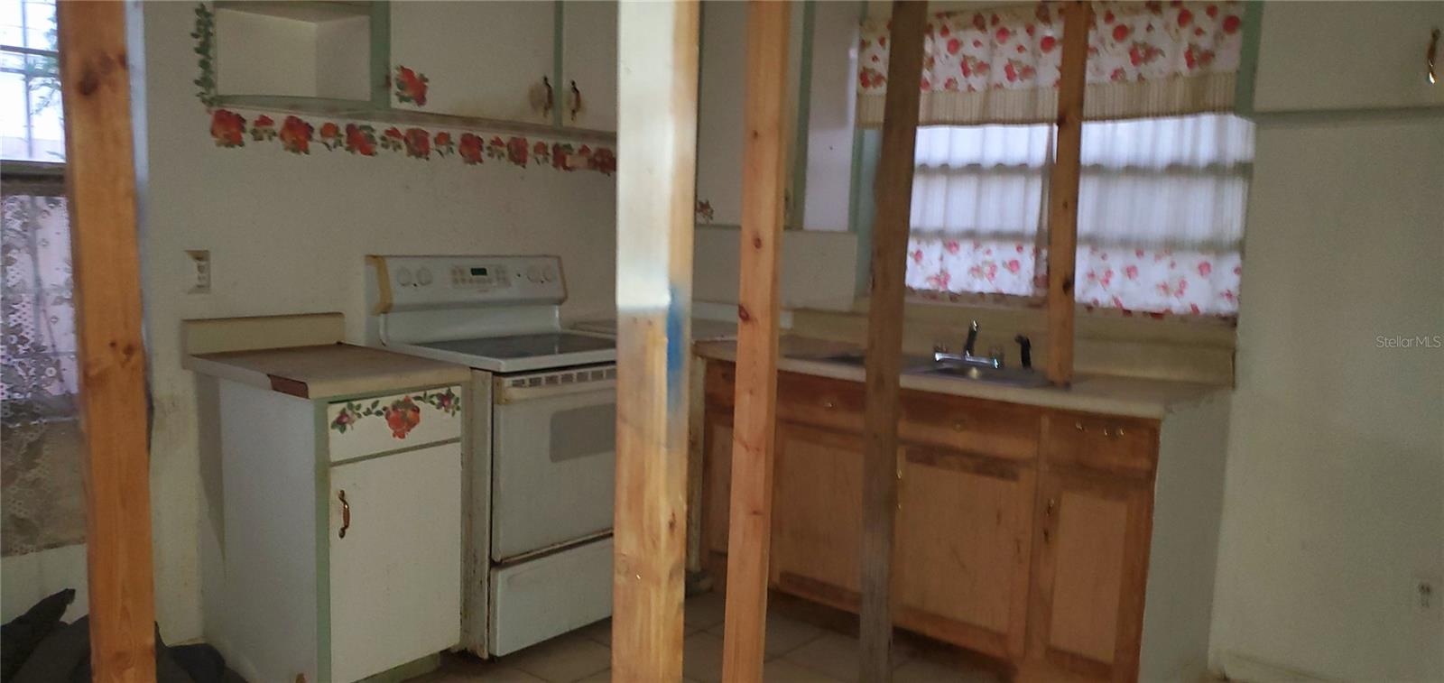 Image 23 of 45 For 2208 Valencia Road