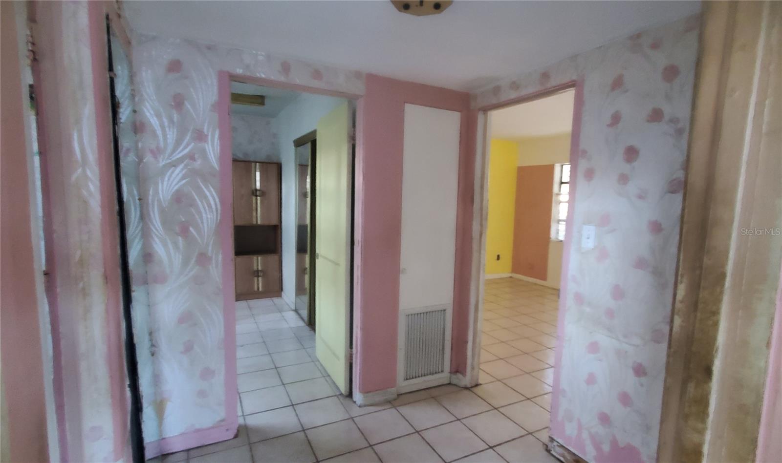 Image 27 of 45 For 2208 Valencia Road