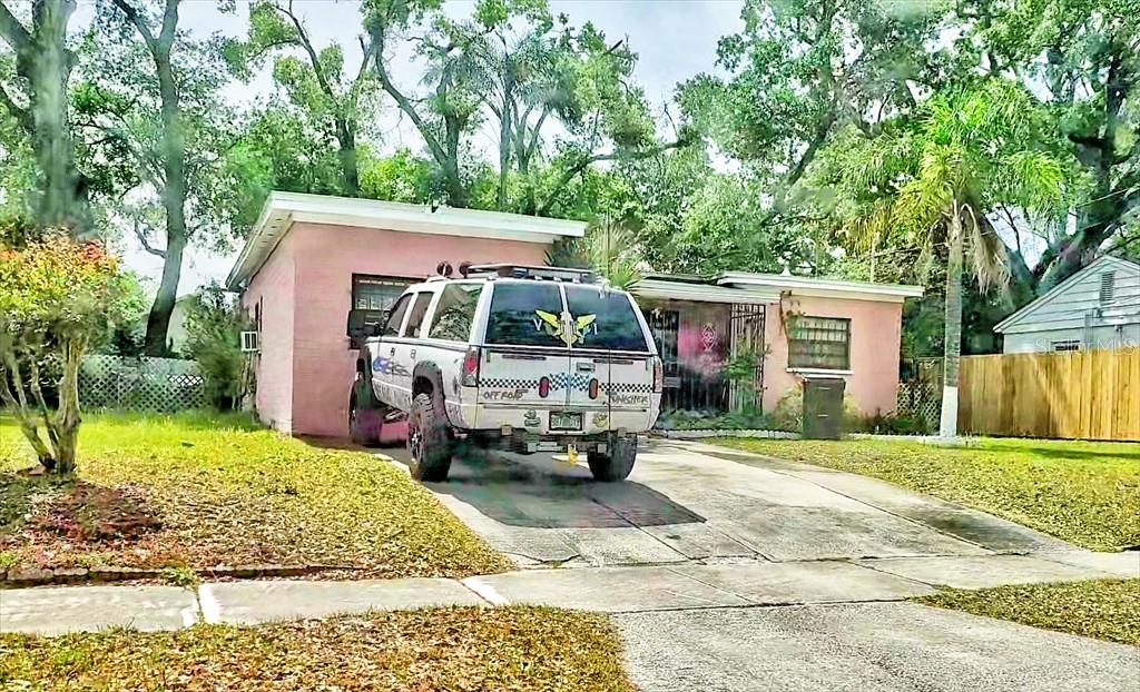 Image 3 of 45 For 2208 Valencia Road