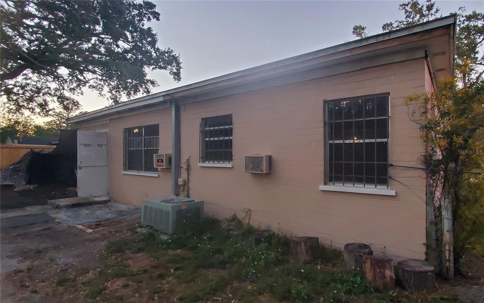 Image 41 of 45 For 2208 Valencia Road