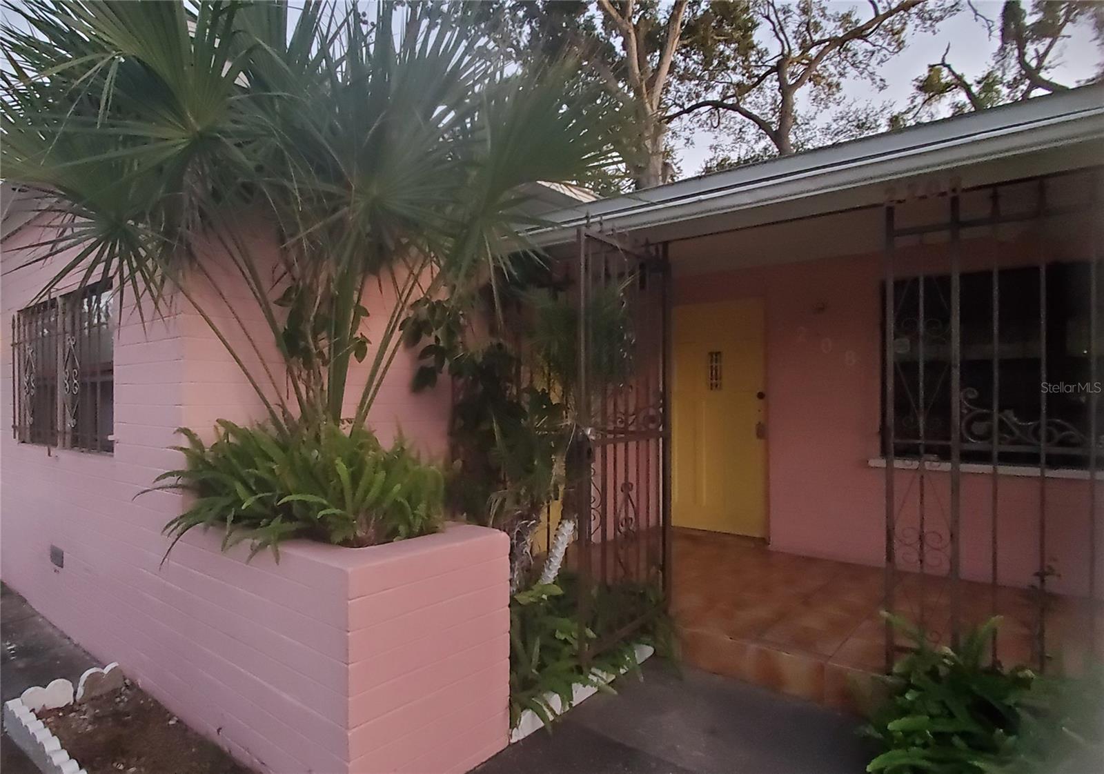 Image 5 of 45 For 2208 Valencia Road