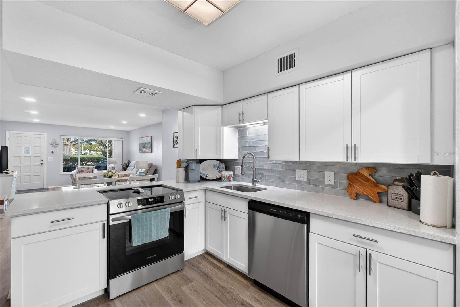 Image 13 of 48 For 2455 Finlandia Lane 3