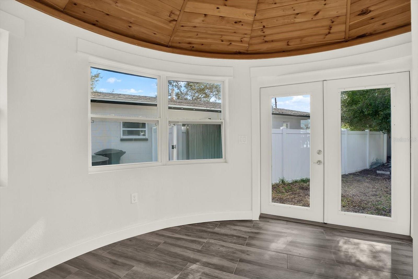 Image 11 of 34 For 1810 Maryland Avenue Ne