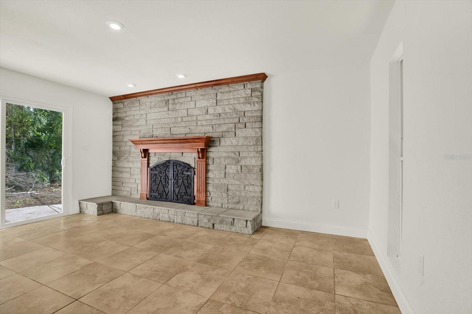 Image 14 of 34 For 1810 Maryland Avenue Ne