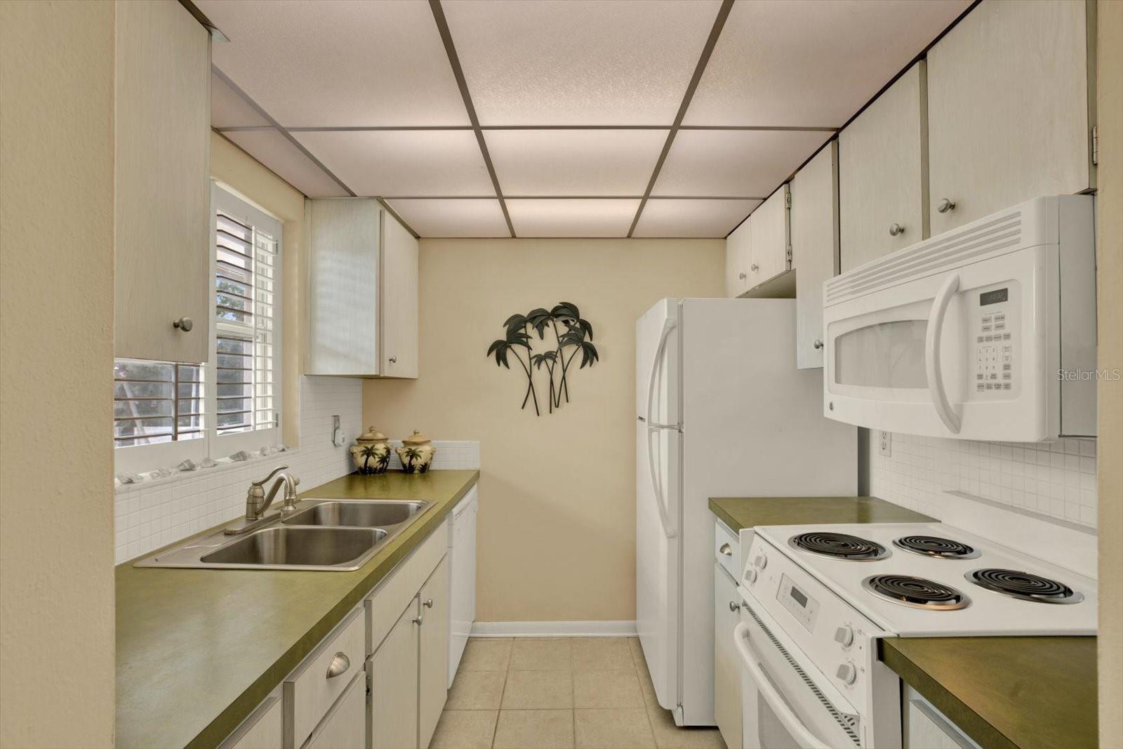 Image 4 of 34 For 2750 Bay Drive 12e