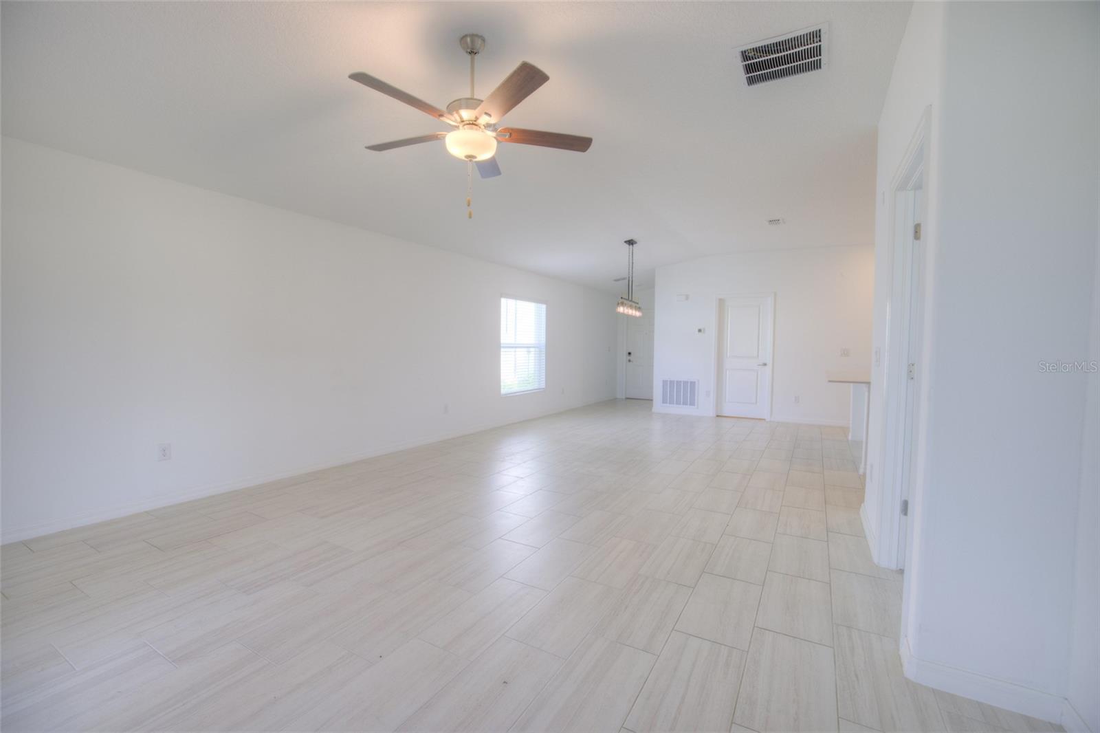 Image 9 of 96 For 12115 Smoky Emerald Terrace