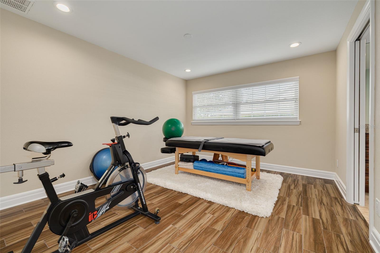 Image 23 of 40 For 3 Eastwood Lane