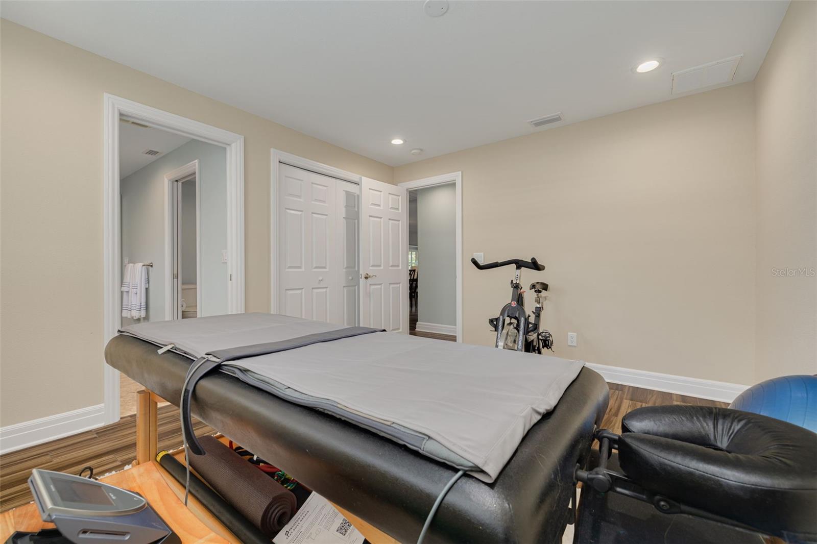 Image 24 of 40 For 3 Eastwood Lane