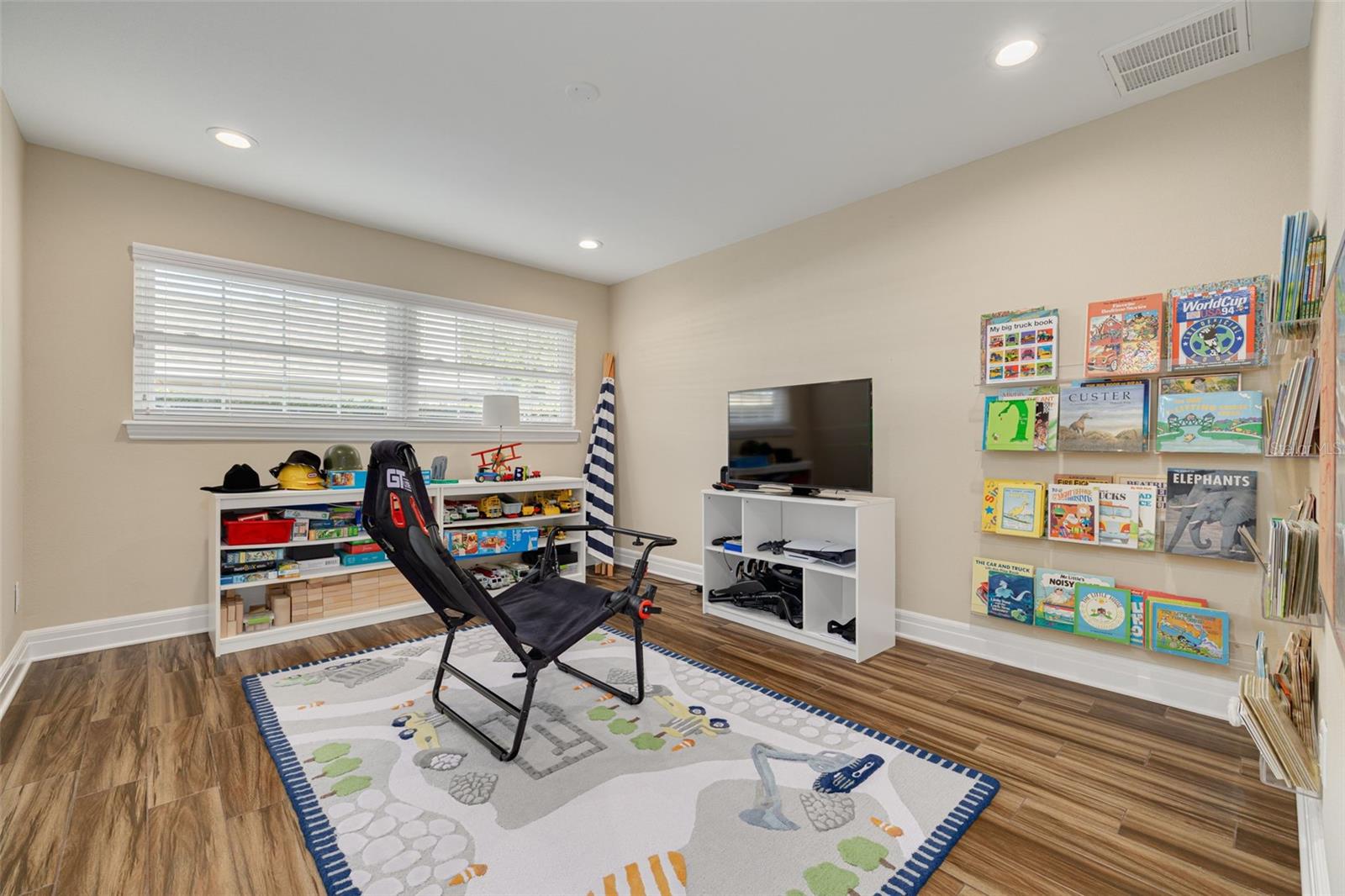 Image 27 of 40 For 3 Eastwood Lane