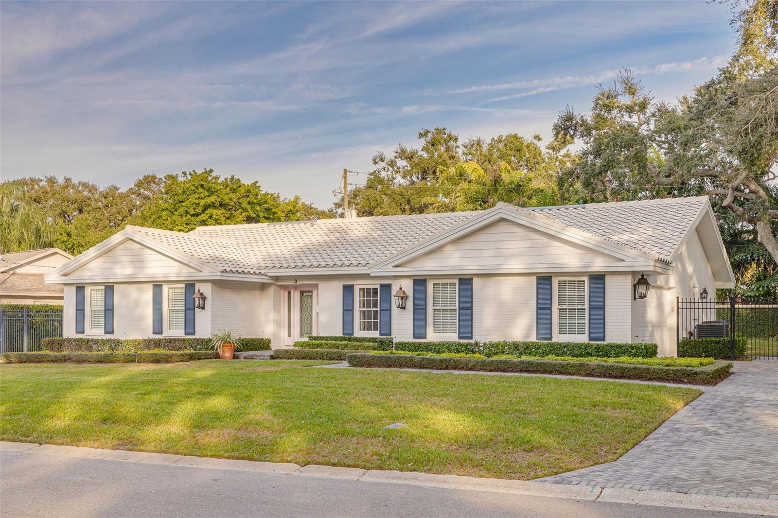 Image 3 of 40 For 3 Eastwood Lane