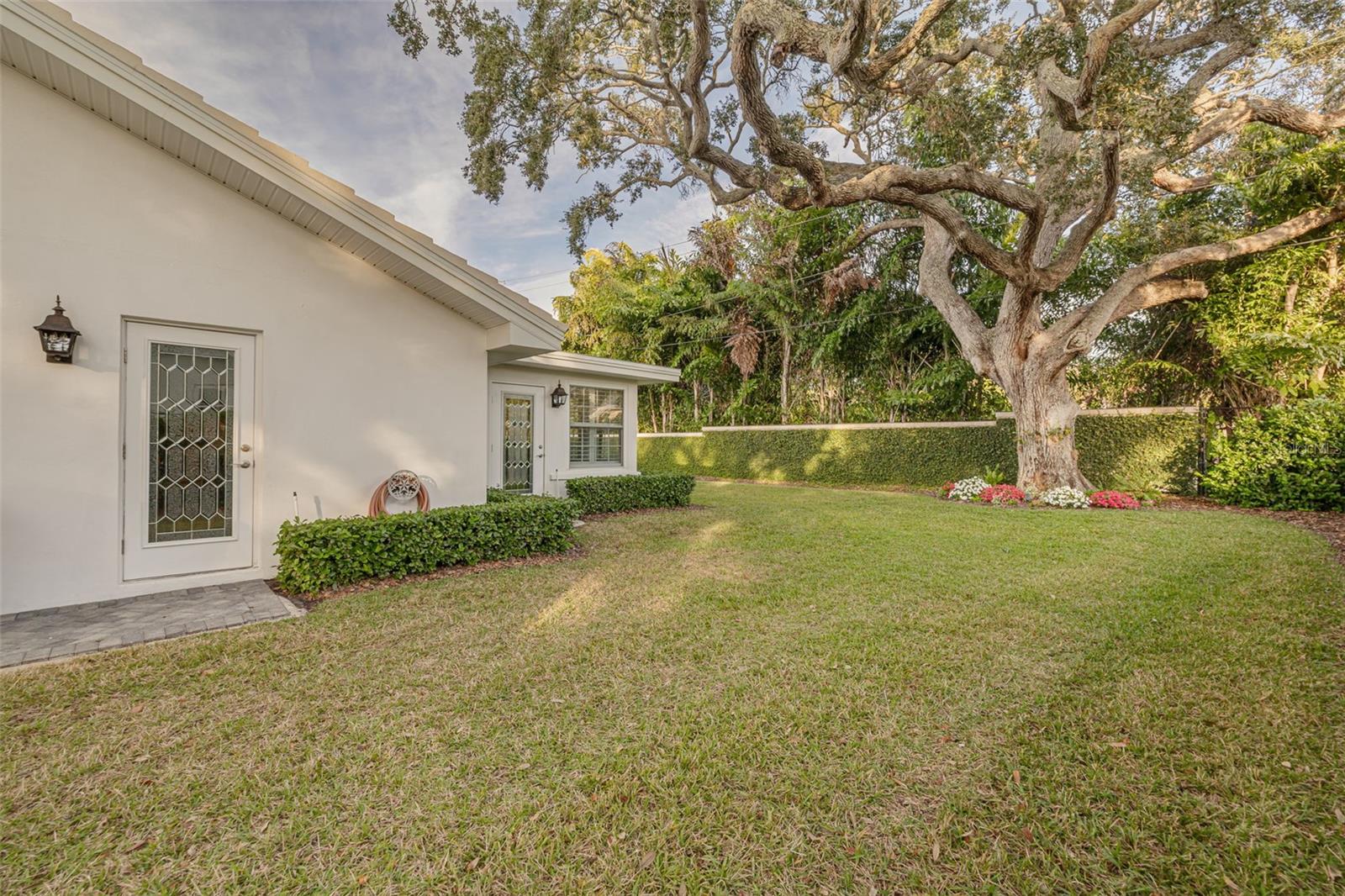 Image 32 of 40 For 3 Eastwood Lane