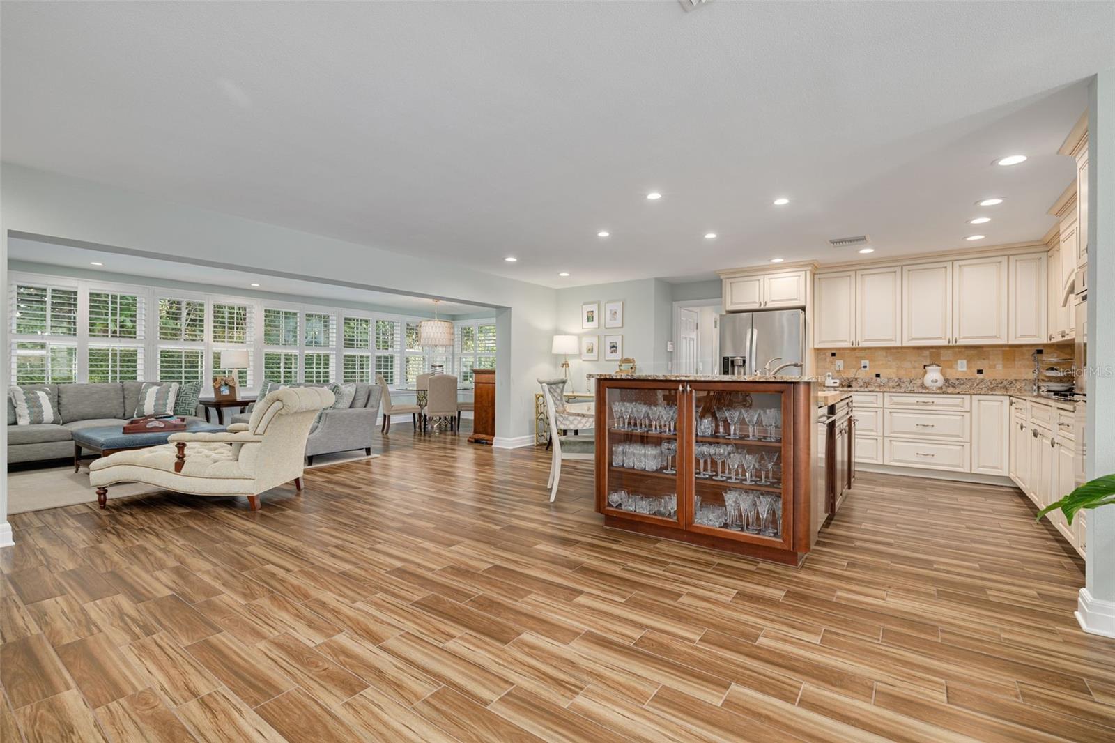 Image 6 of 40 For 3 Eastwood Lane