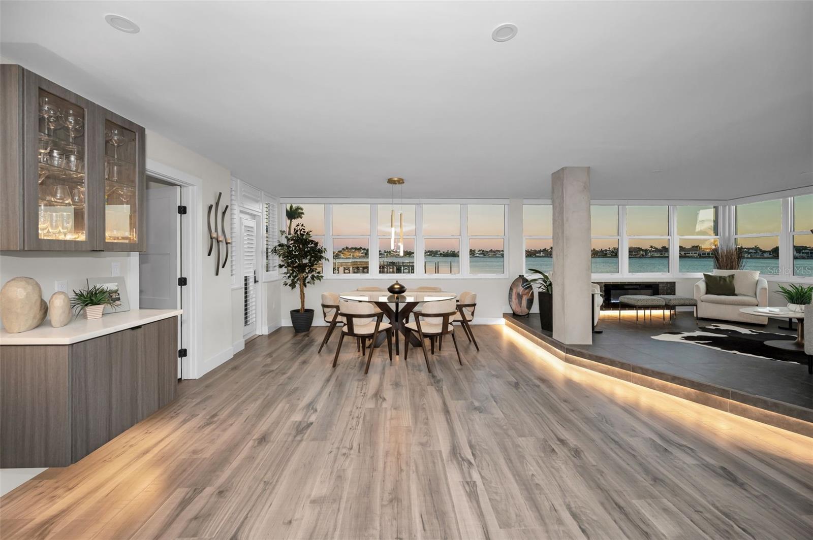 Image 11 of 60 For 5130 Brittany Drive S 101