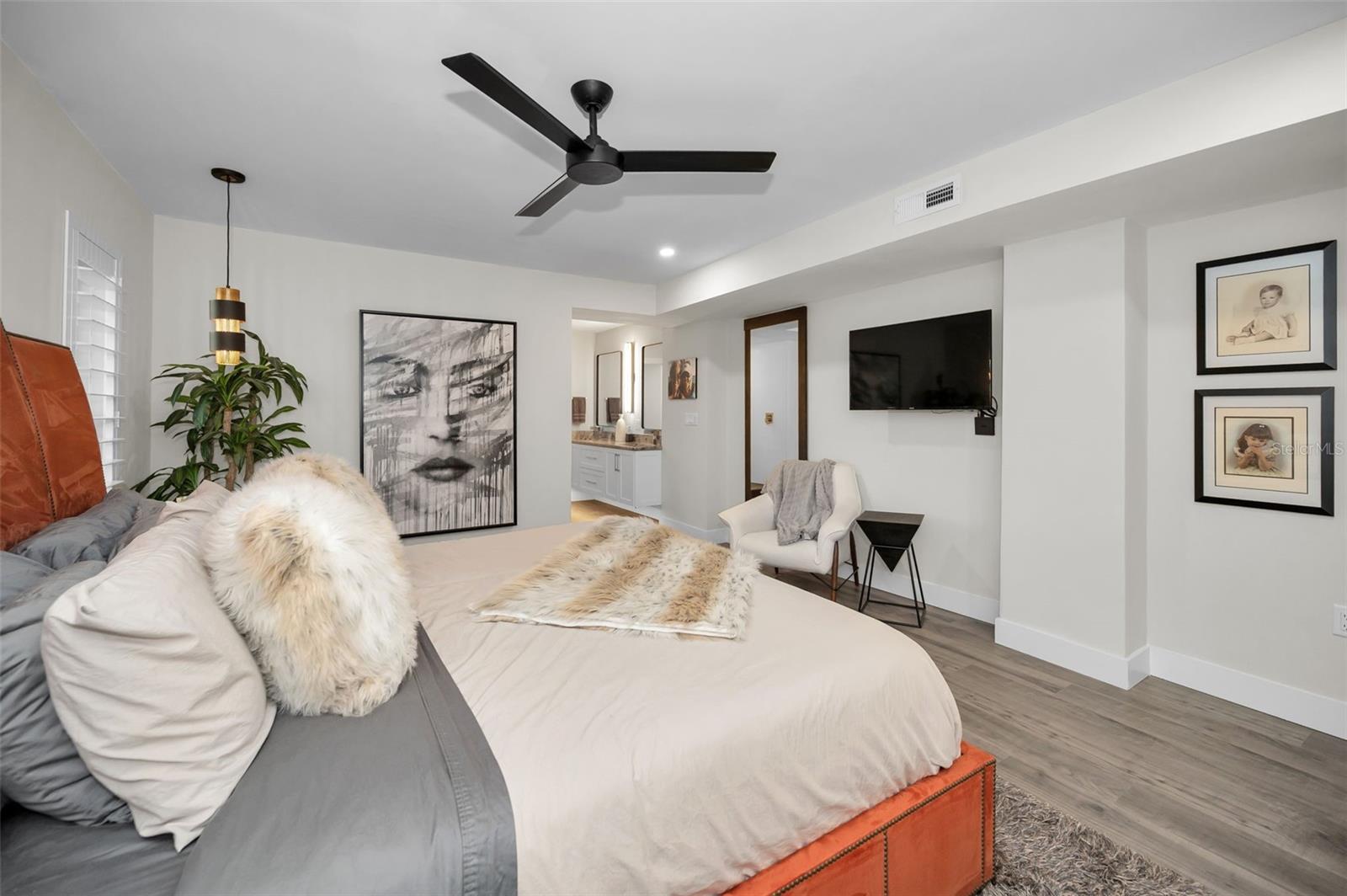 Image 29 of 60 For 5130 Brittany Drive S 101