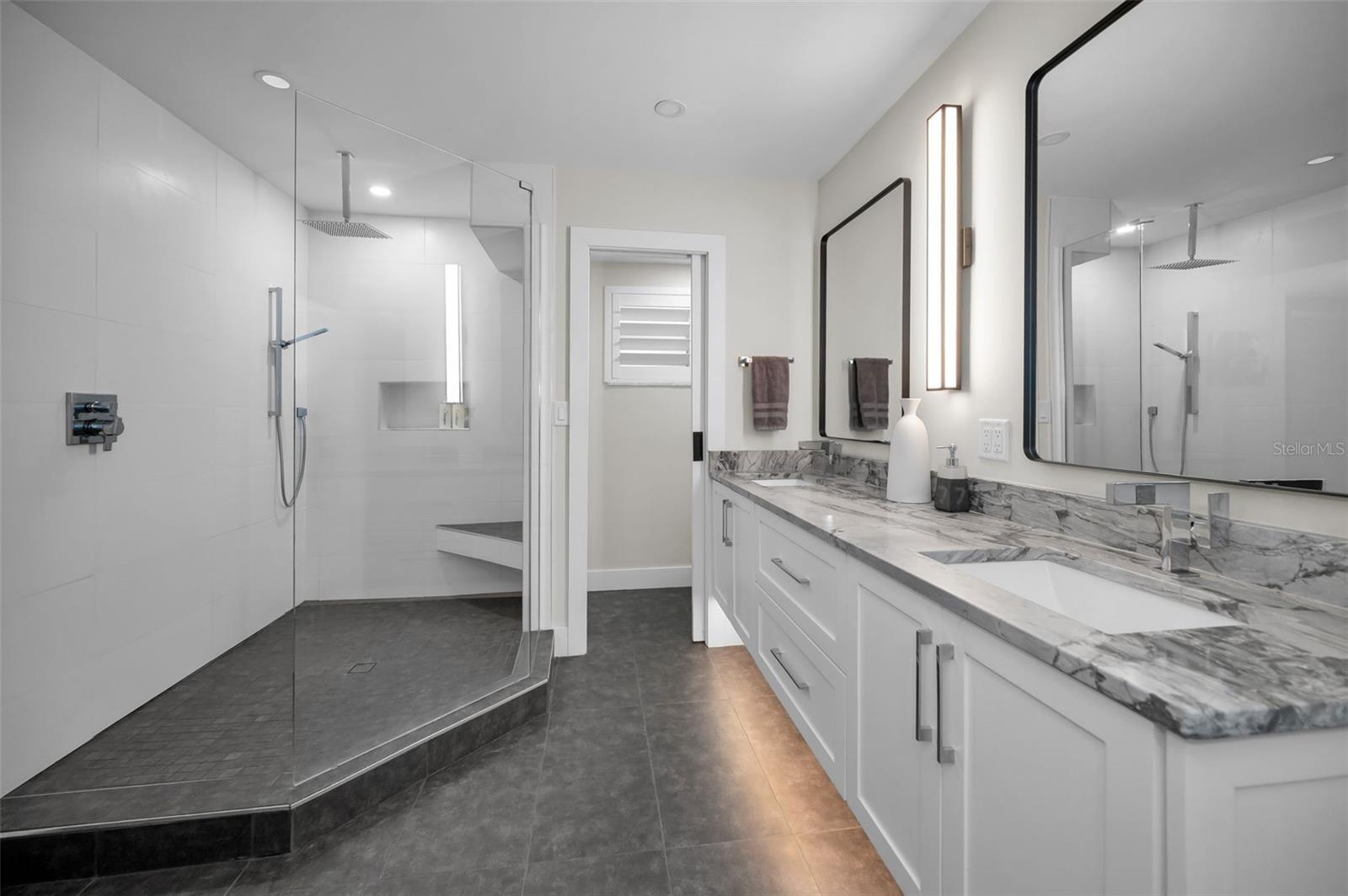 Image 32 of 60 For 5130 Brittany Drive S 101