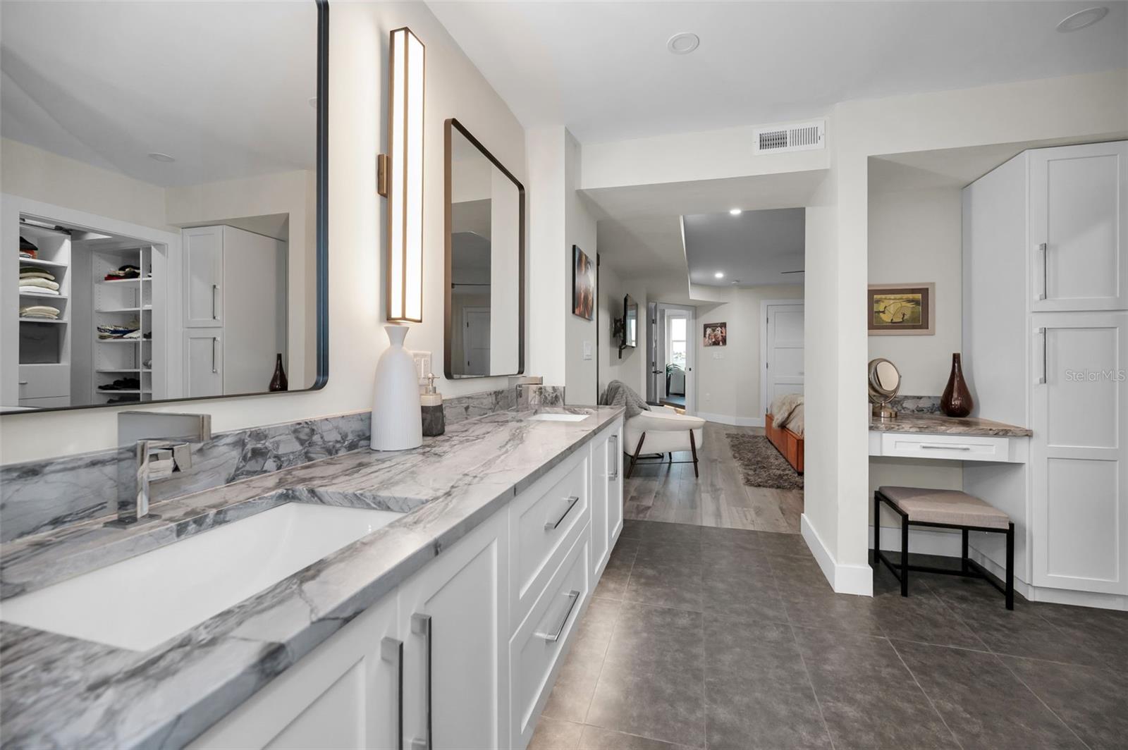 Image 33 of 60 For 5130 Brittany Drive S 101