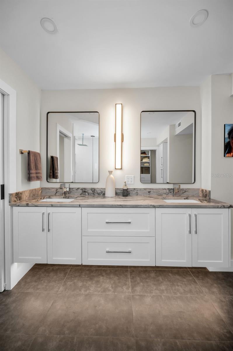 Image 34 of 60 For 5130 Brittany Drive S 101