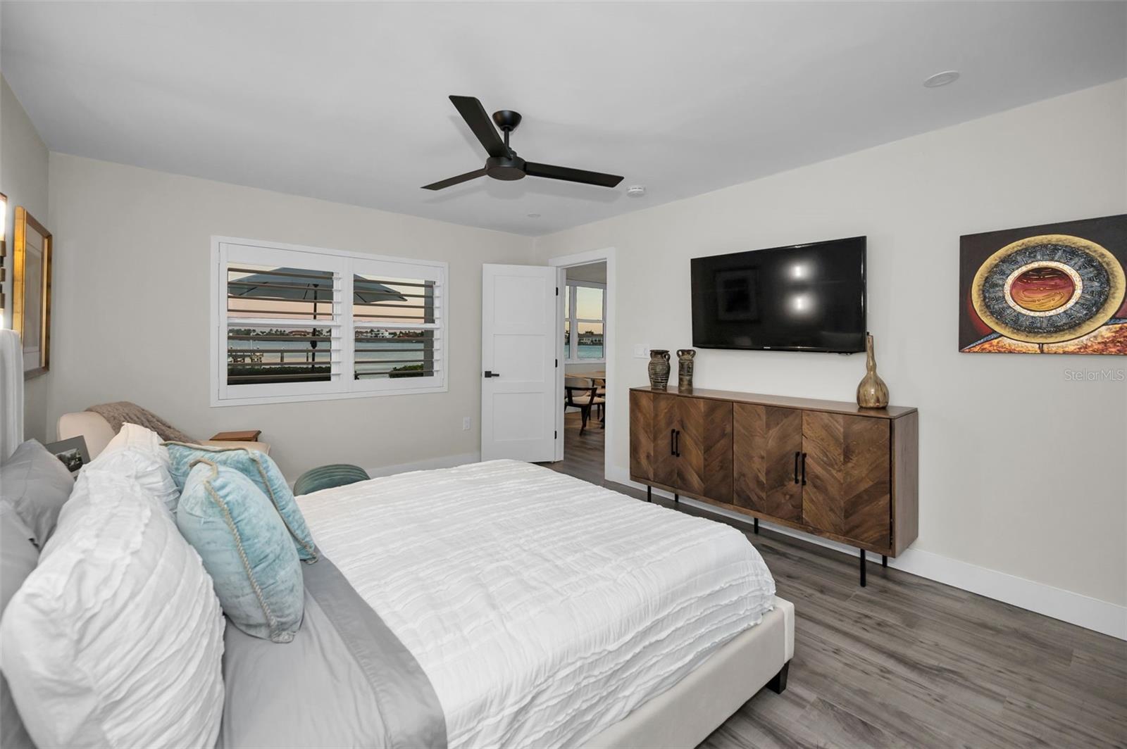 Image 38 of 60 For 5130 Brittany Drive S 101