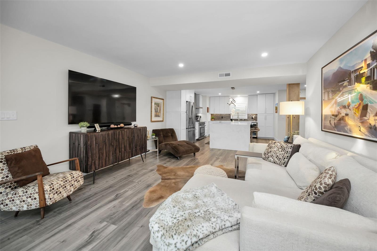 Image 4 of 60 For 5130 Brittany Drive S 101