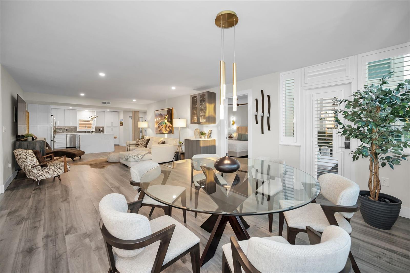 Image 8 of 60 For 5130 Brittany Drive S 101