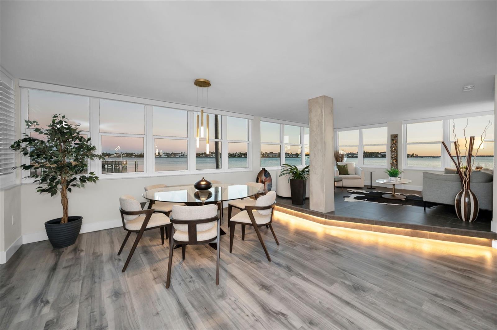 Image 9 of 60 For 5130 Brittany Drive S 101