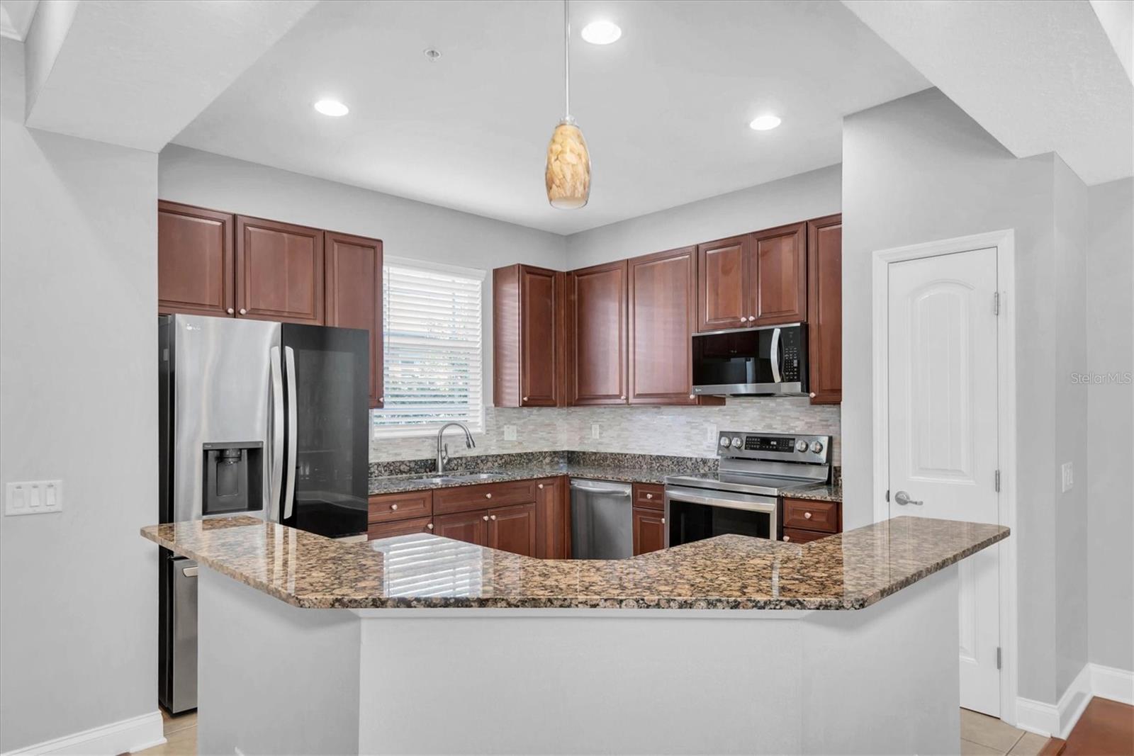 Image 5 of 33 For 209 Rock Garden Place