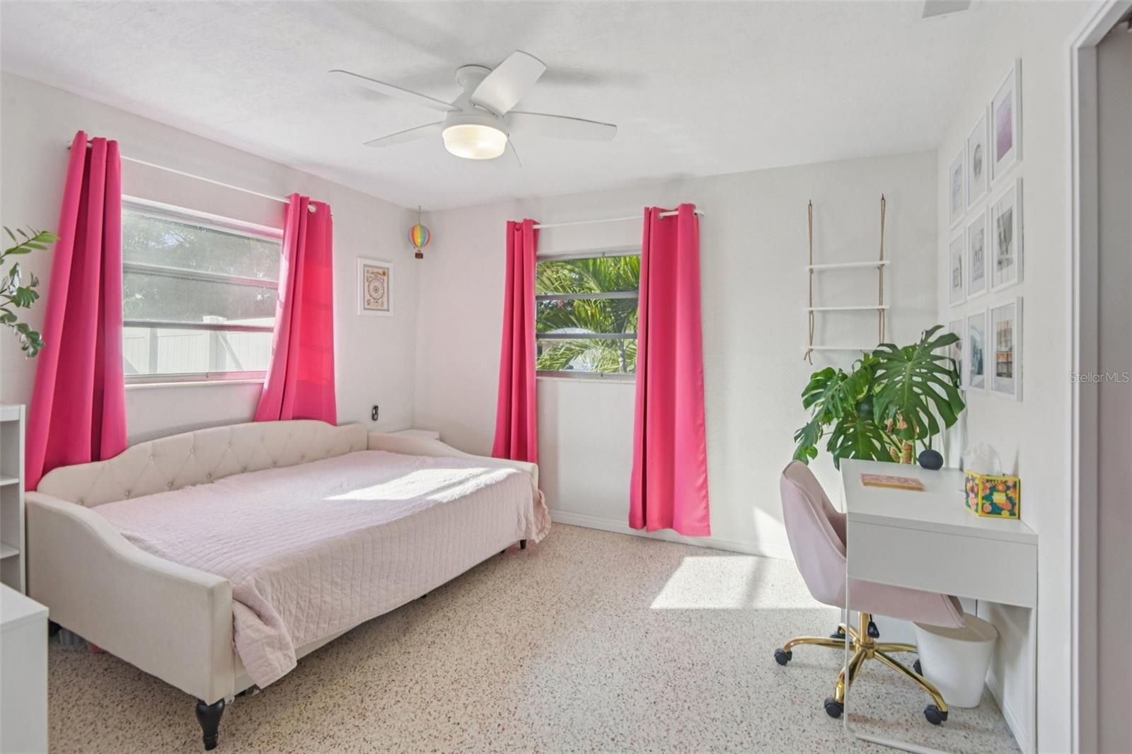 Image 12 of 38 For 6338 6th Avenue S