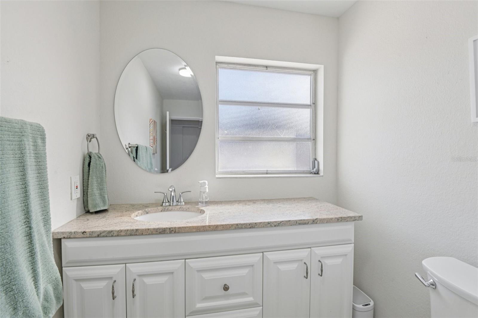 Image 14 of 38 For 6338 6th Avenue S