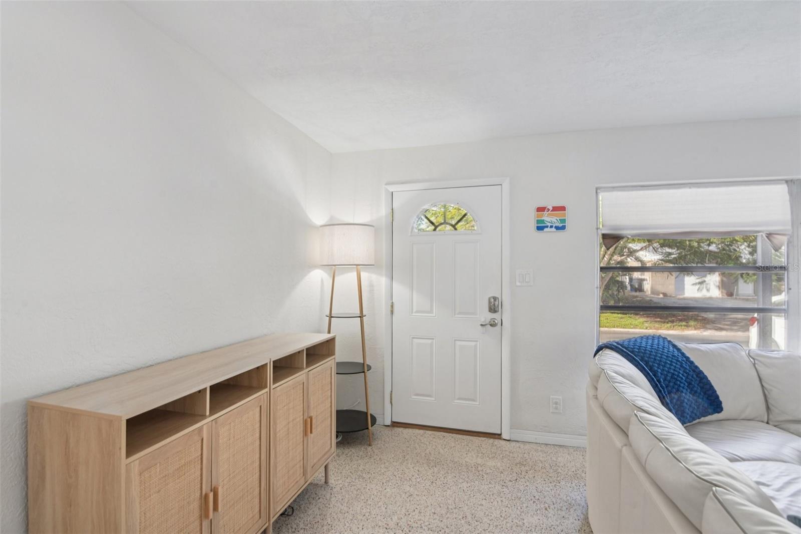 Image 2 of 38 For 6338 6th Avenue S