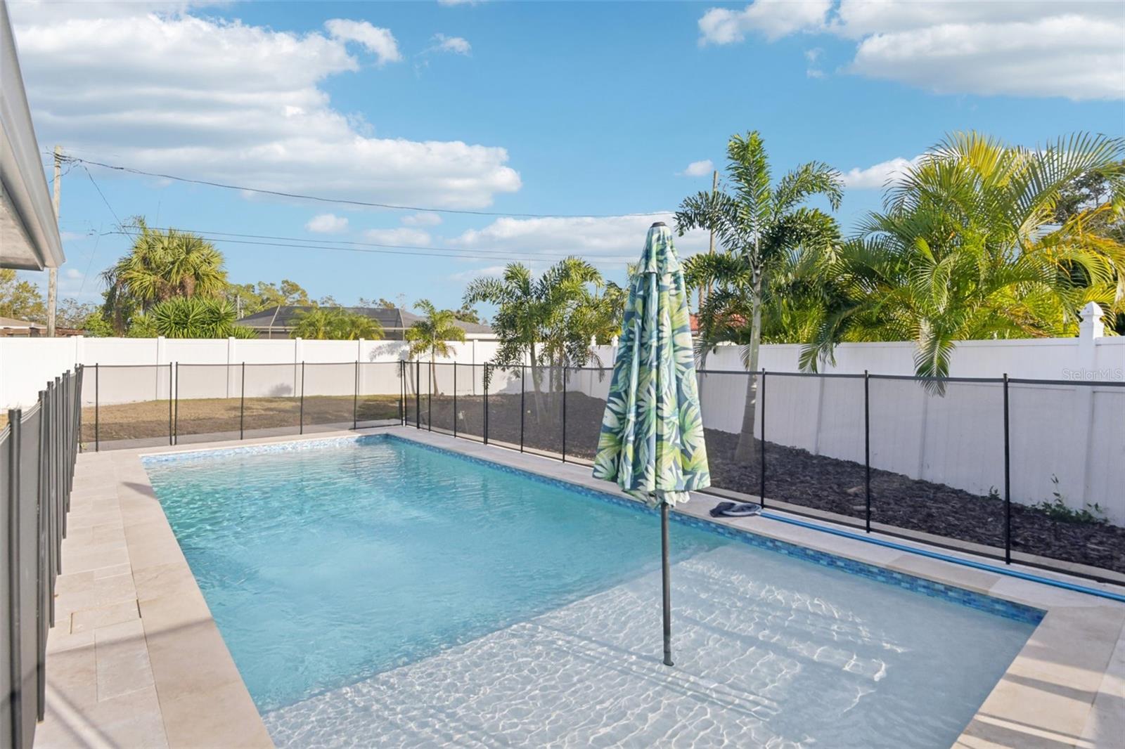 Image 21 of 38 For 6338 6th Avenue S