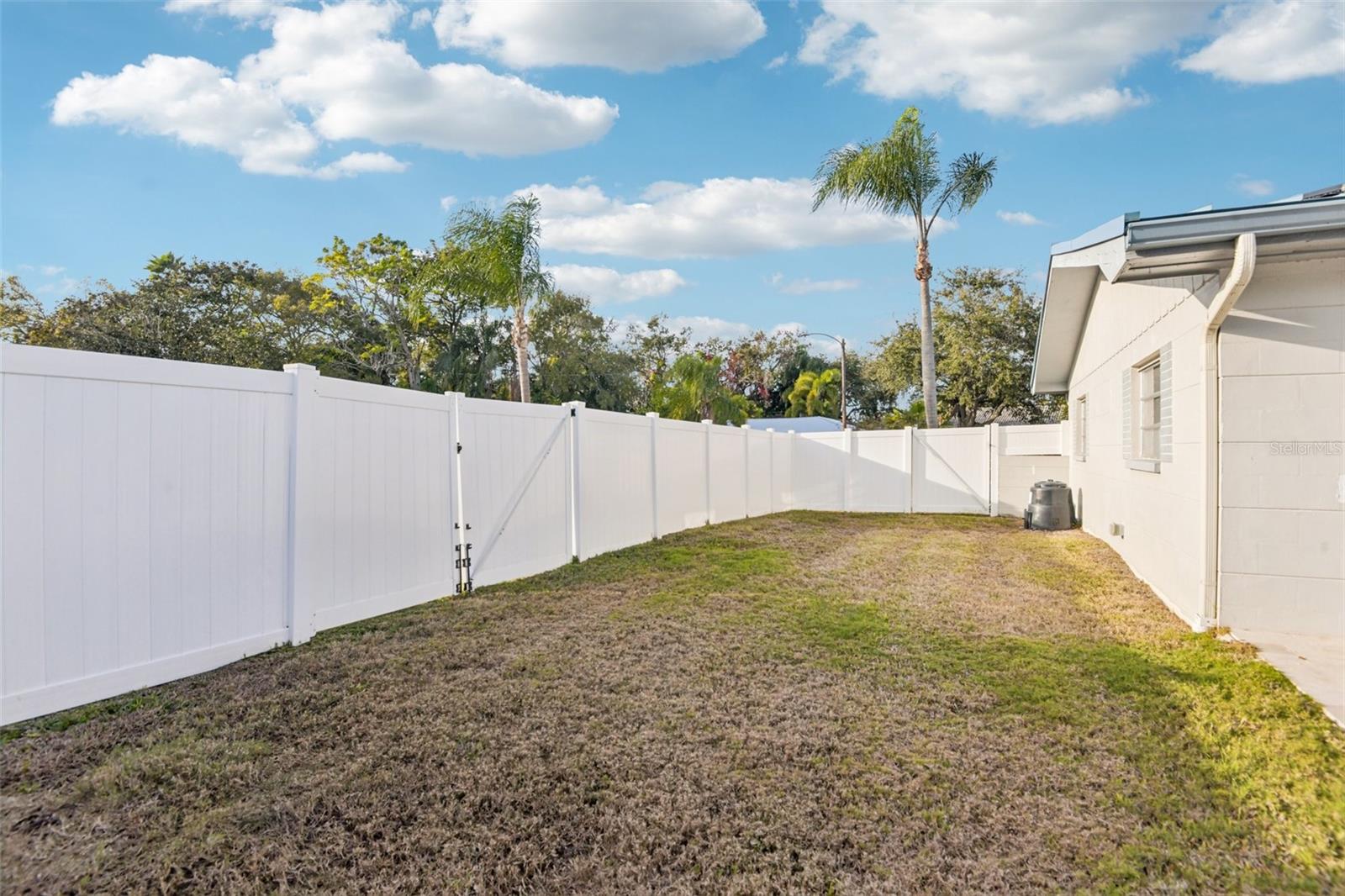 Image 26 of 38 For 6338 6th Avenue S