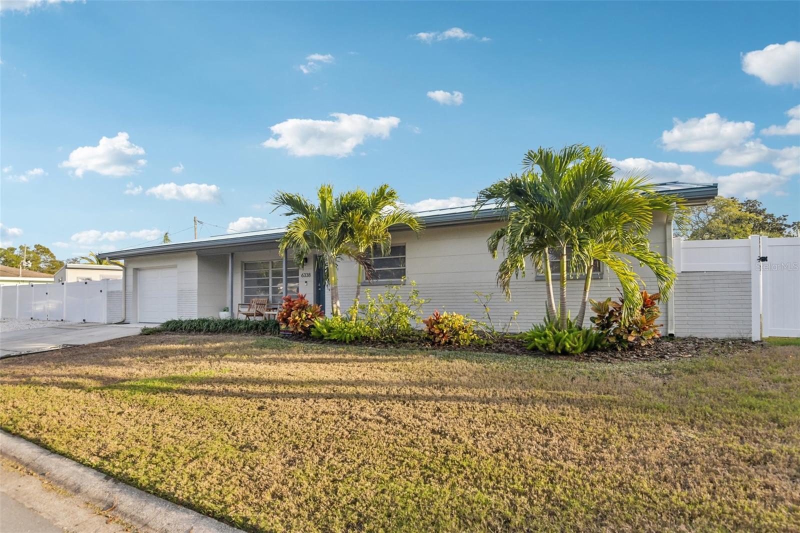 Image 31 of 38 For 6338 6th Avenue S