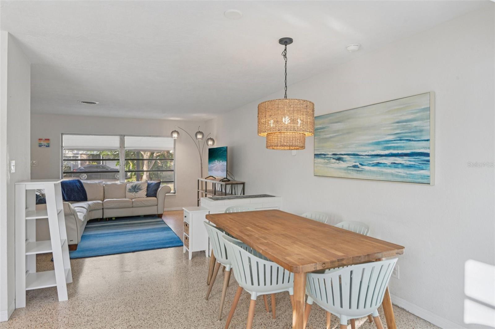 Image 5 of 38 For 6338 6th Avenue S