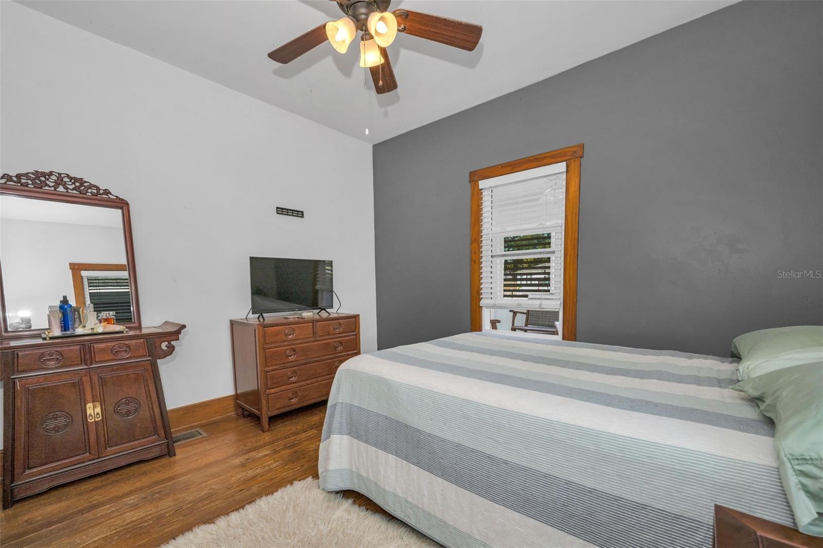 Image 25 of 95 For 5936 Central Avenue