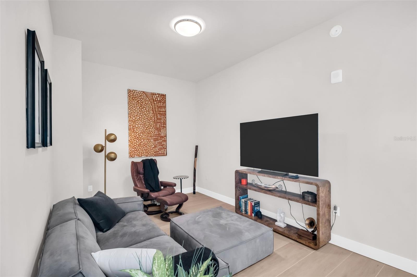 Image 34 of 86 For 301 1st Street S 3104