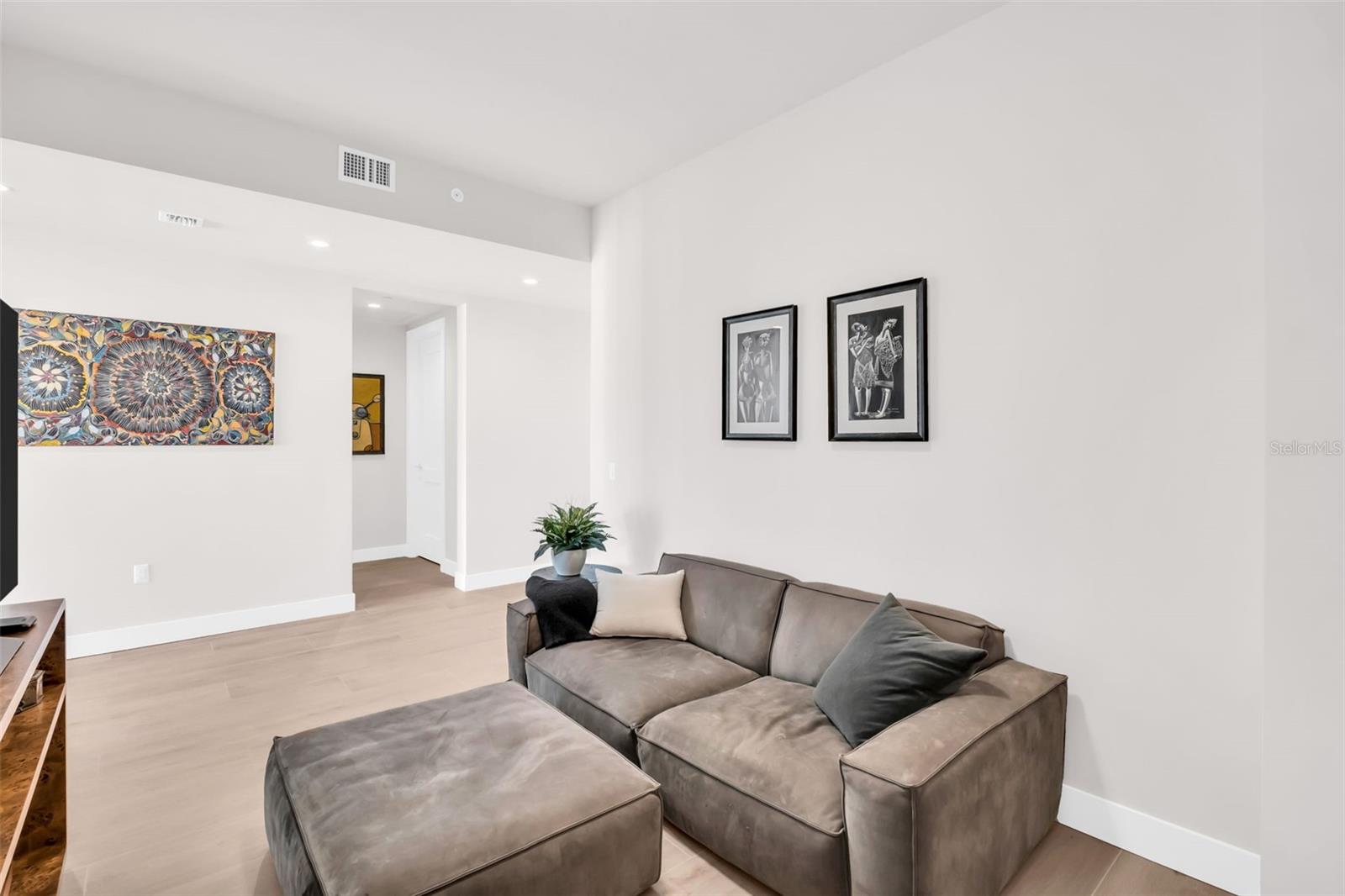 Image 36 of 86 For 301 1st Street S 3104