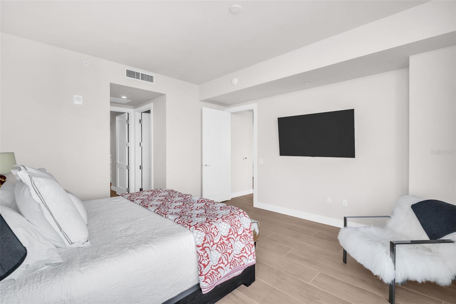 Image 41 of 86 For 301 1st Street S 3104