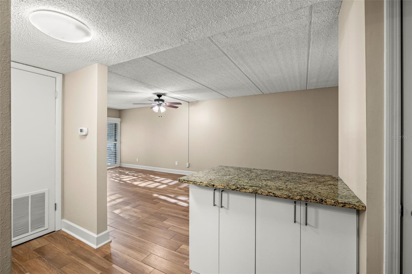 Image 20 of 37 For 3325 Bayshore Boulevard B13