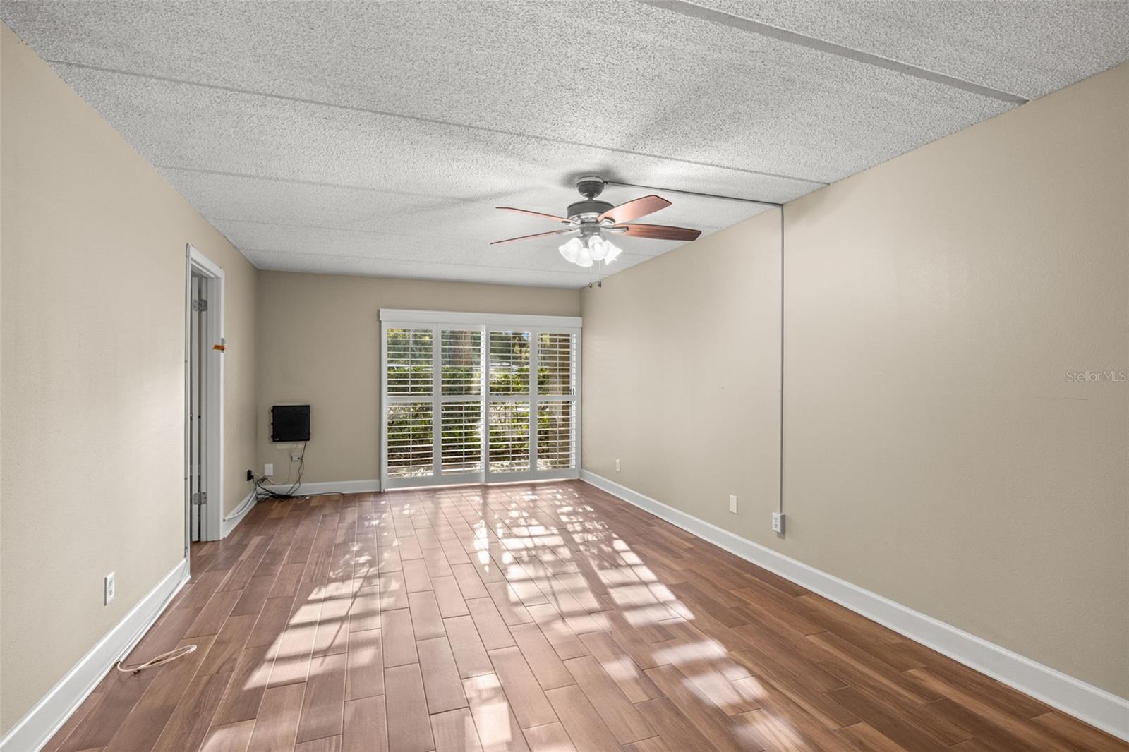 Image 22 of 37 For 3325 Bayshore Boulevard B13