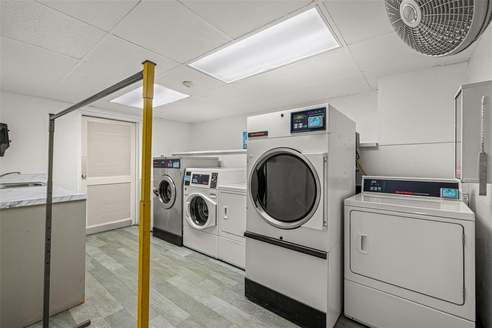 Image 37 of 37 For 3325 Bayshore Boulevard B13