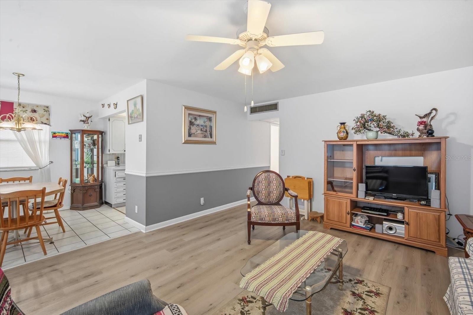 Image 6 of 29 For 202 Bedford Street 49