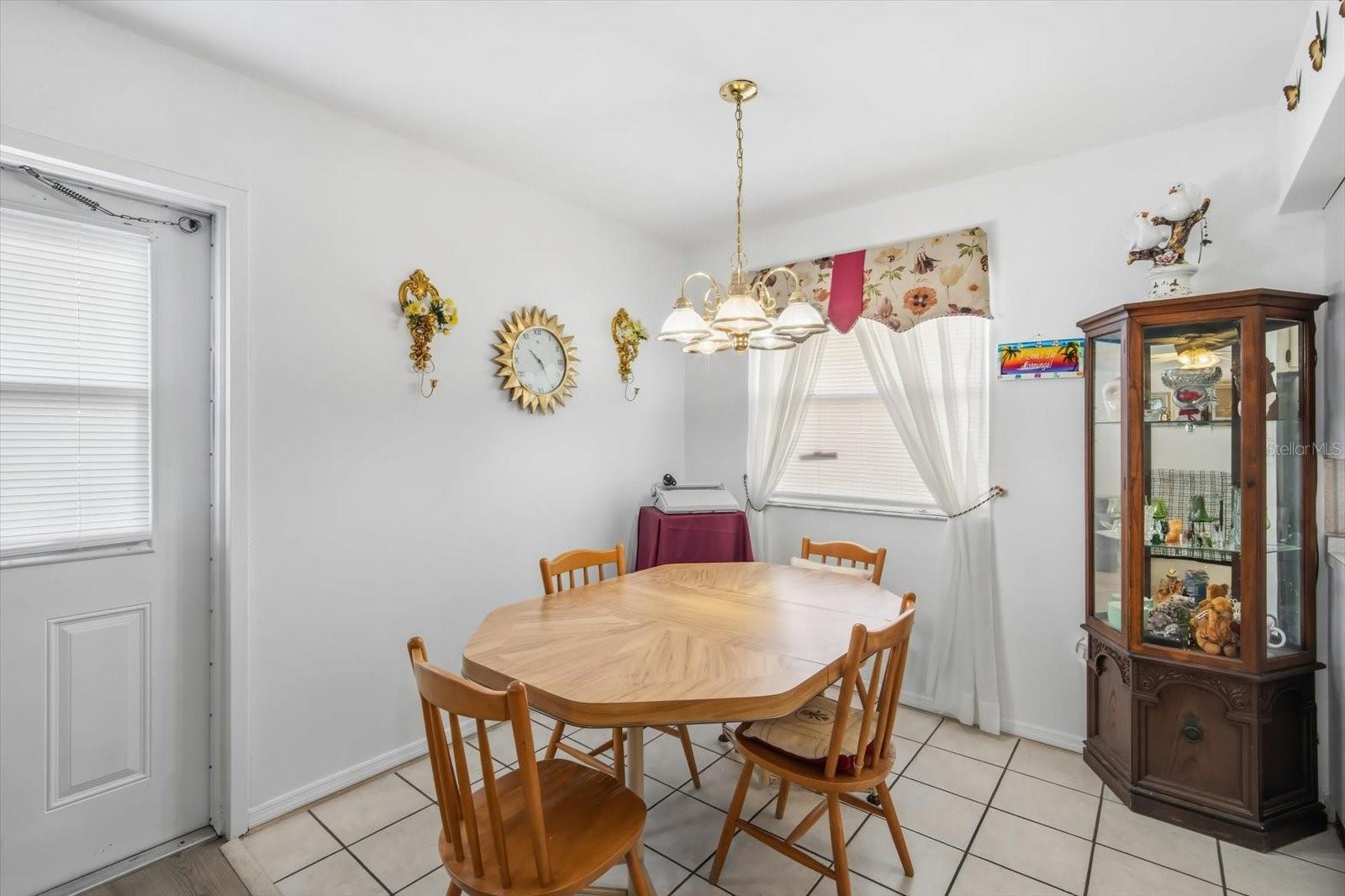 Image 7 of 29 For 202 Bedford Street 49