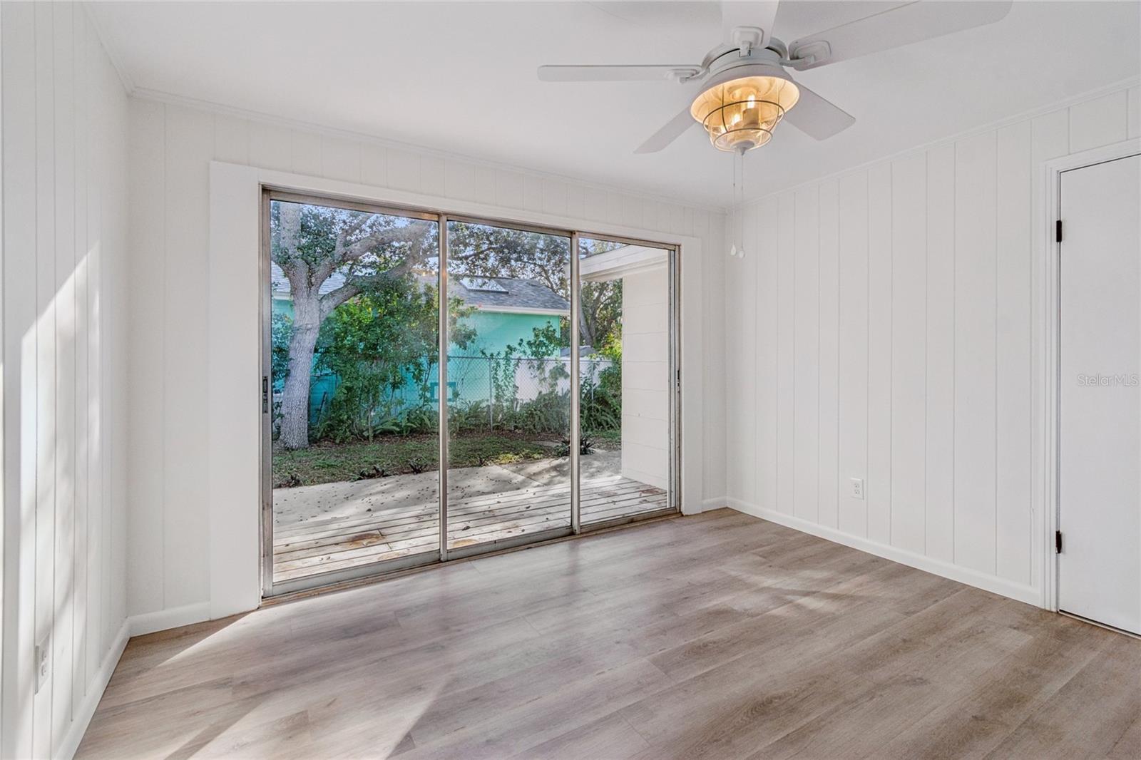 Image 14 of 43 For 14744 Sunset Drive