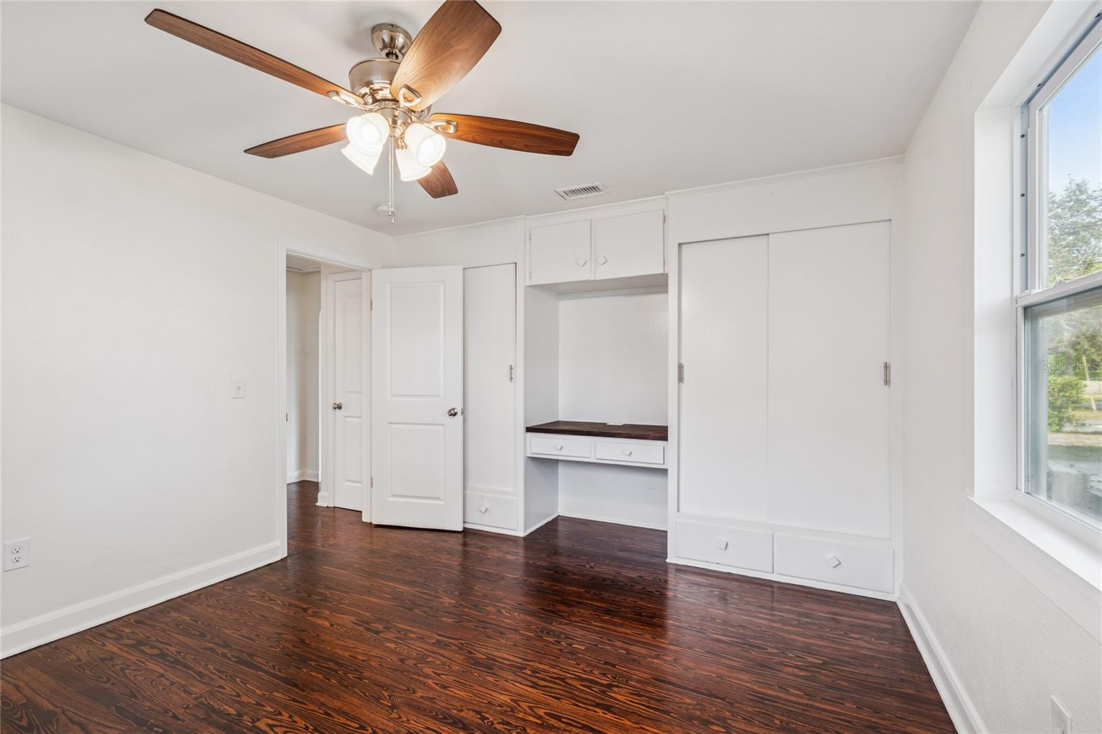 Image 23 of 43 For 14744 Sunset Drive