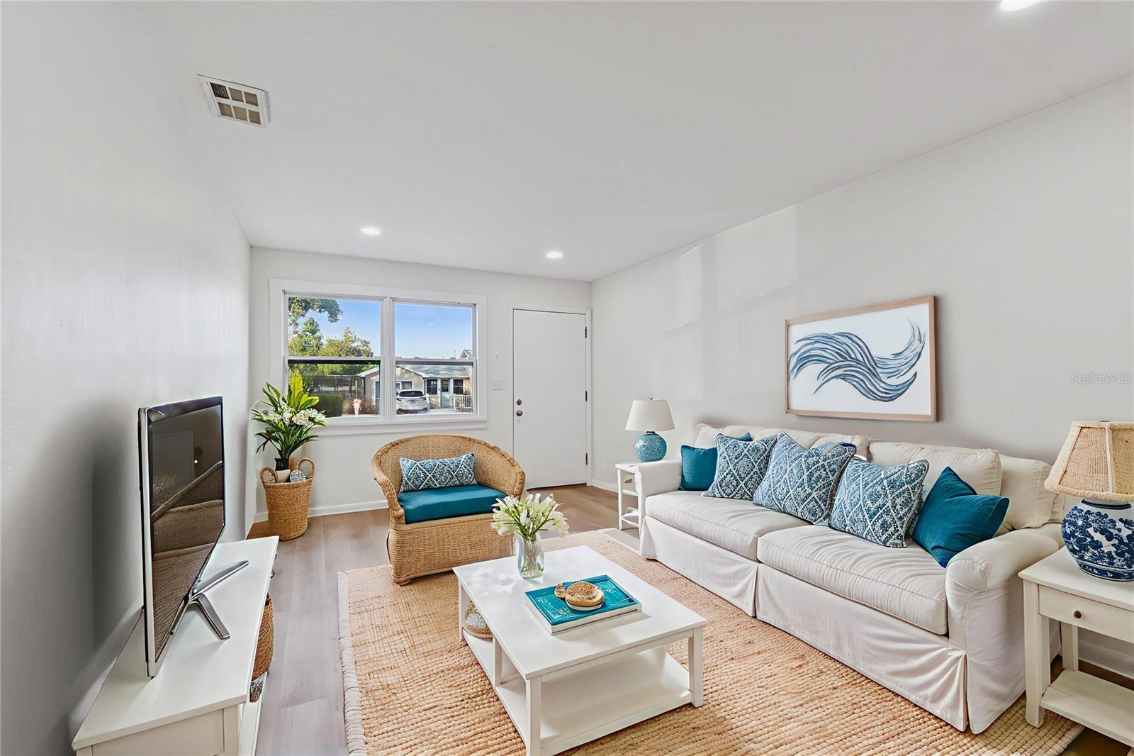 Image 28 of 43 For 14744 Sunset Drive