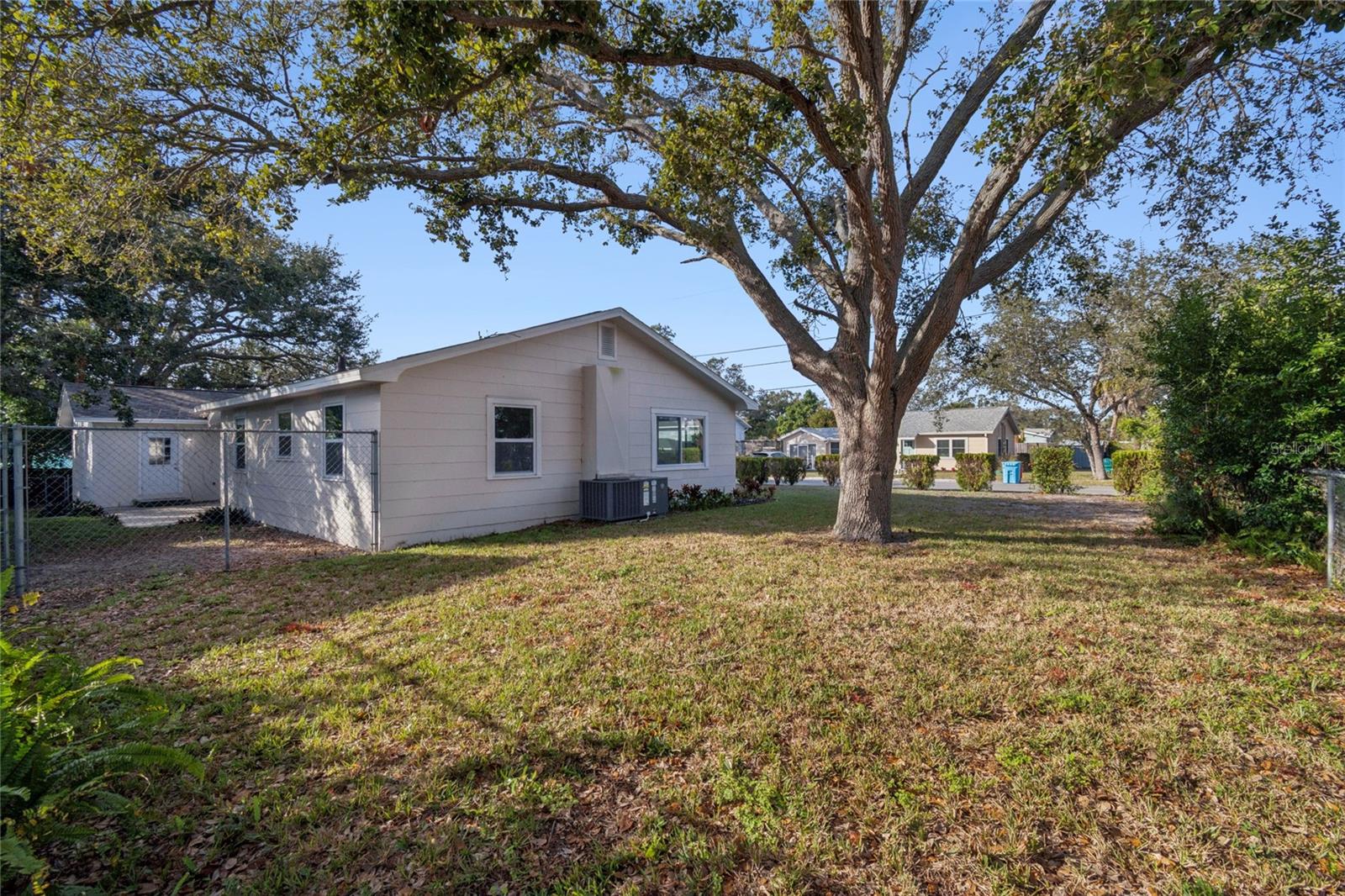 Image 39 of 43 For 14744 Sunset Drive