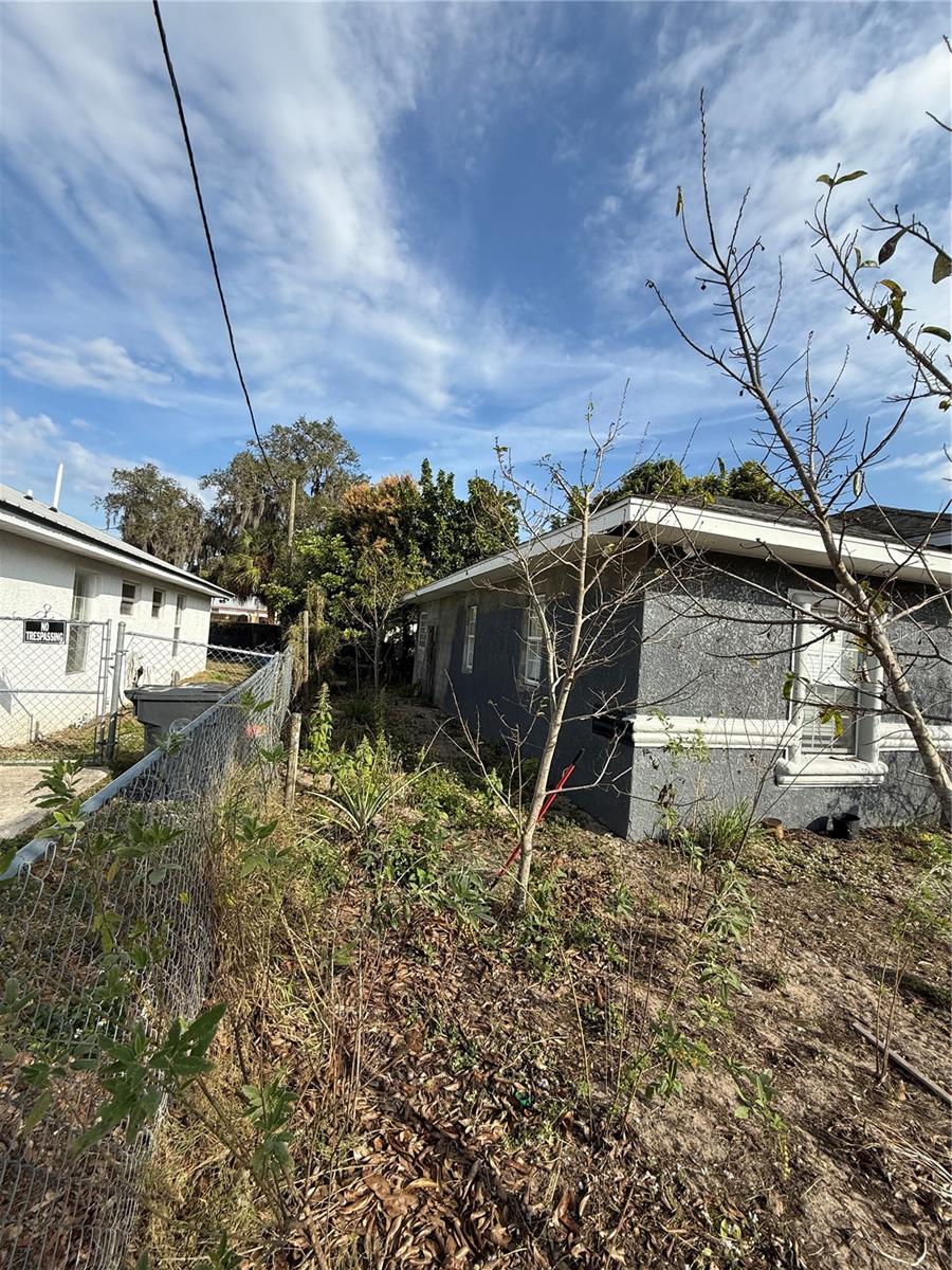 Image 8 of 13 For 313 Washington Street