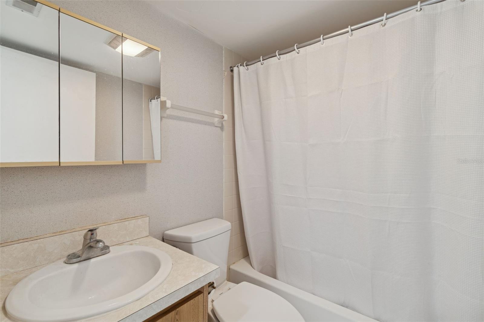 Image 10 of 20 For 525 Lincoln Avenue 106